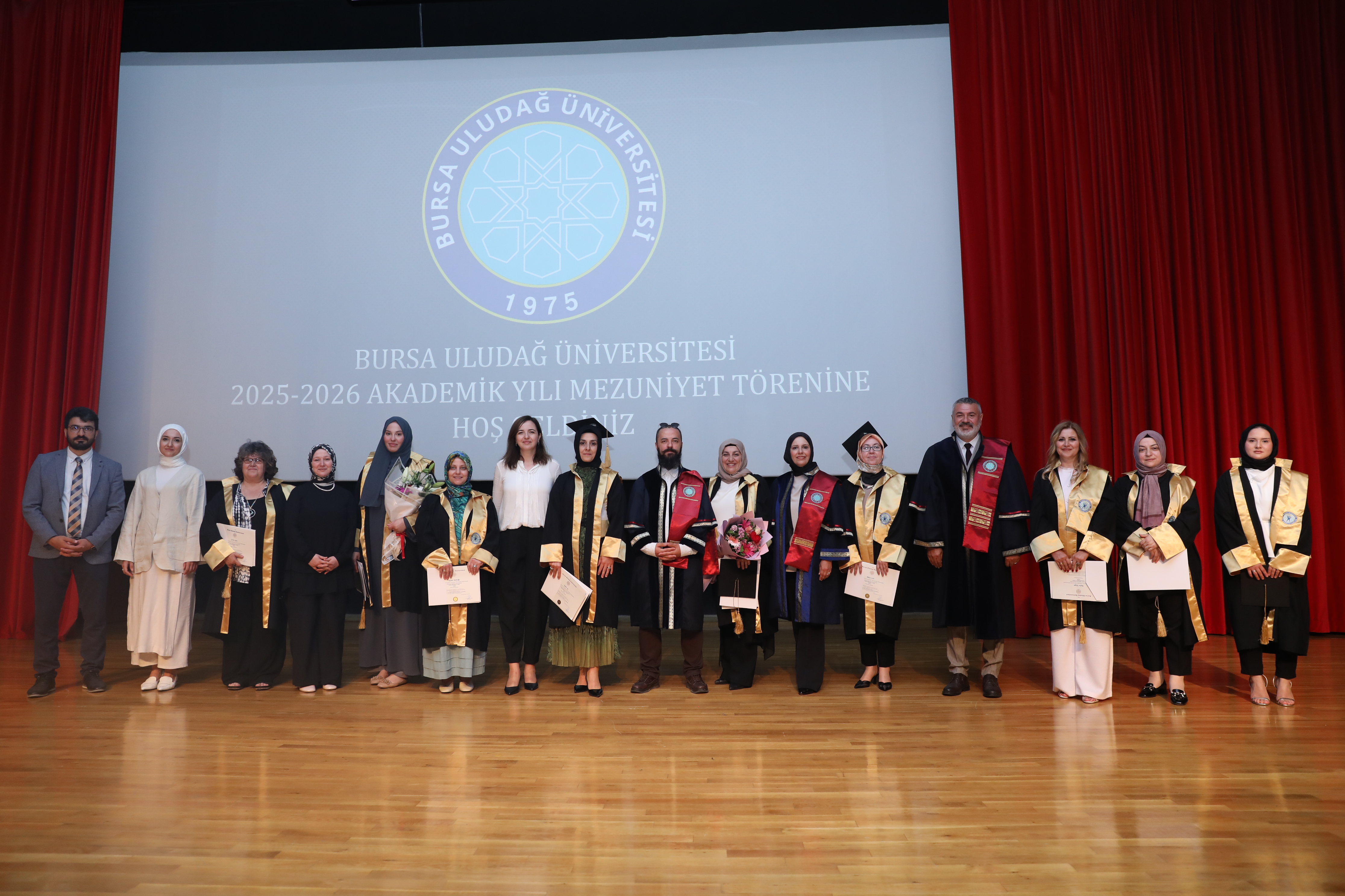 GÜZEL SANATLAR FAKÜLTESİ 2025-2026 AKADEMİK YILI MEZUNİYET TÖRENİ GERÇEKLEŞTİRİLDİ